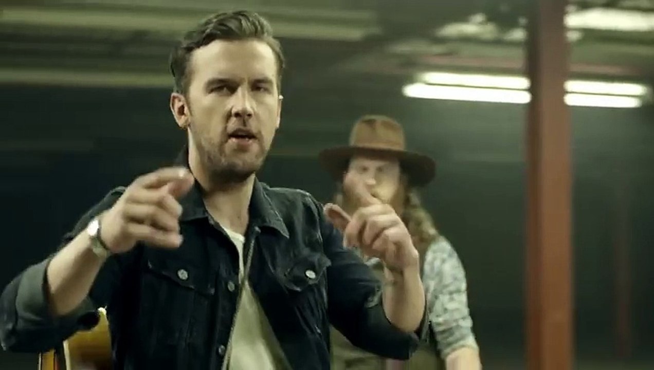 Brothers Osborne - Stay A Little Longer