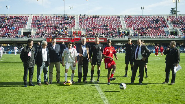 El Miniestadi acull el partit de famosos de la Marató de TV3