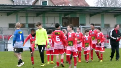 La joie de la victoire qui permet au U13 d'accéder au championnat régional ...