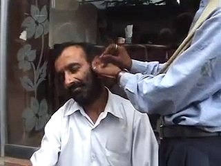 ear cleaner, dharamsala, himachal pradesh, india