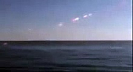 دك معاقل الارهابيين في سوريا من غواصة روسية بالصواريخ