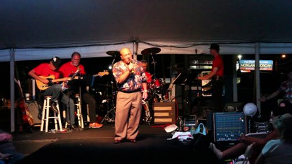 Danny McCorkle sings 'Blue Moon turns To Gold Again' Elvis Week 2015