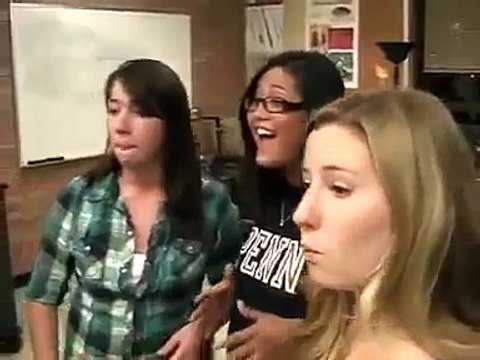 AMERICAN Girls sings Bollywood song DilSere