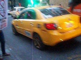 Pegatinas contra Anglogold Ashanti Colombia