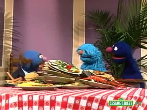 Sesame Street Zoe Pretends to Be Gina