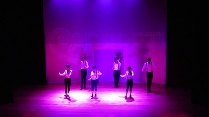 05 - Com os Pés na Broadway - Cabaret