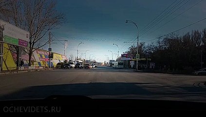 Женщина на Тойоте подбила «скорую», вёзшую новорожденного в реанимацию