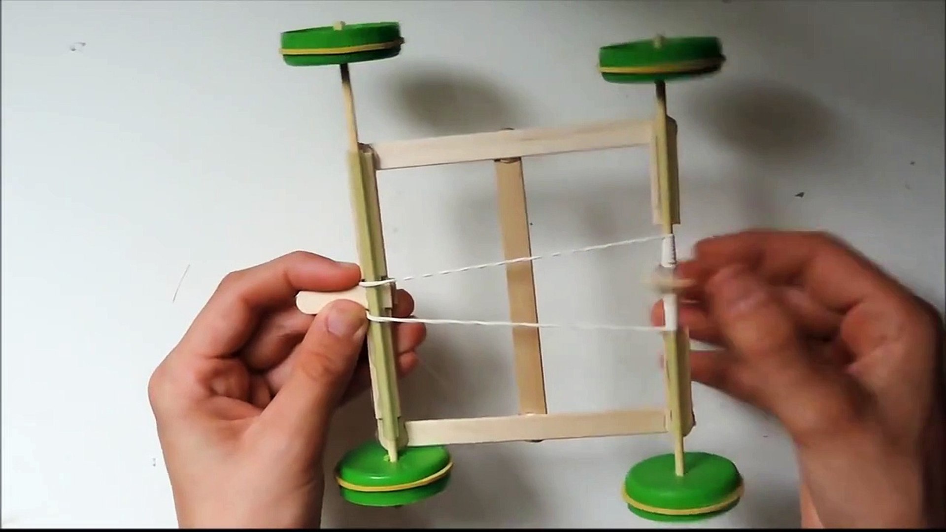 how to make a rubber band car