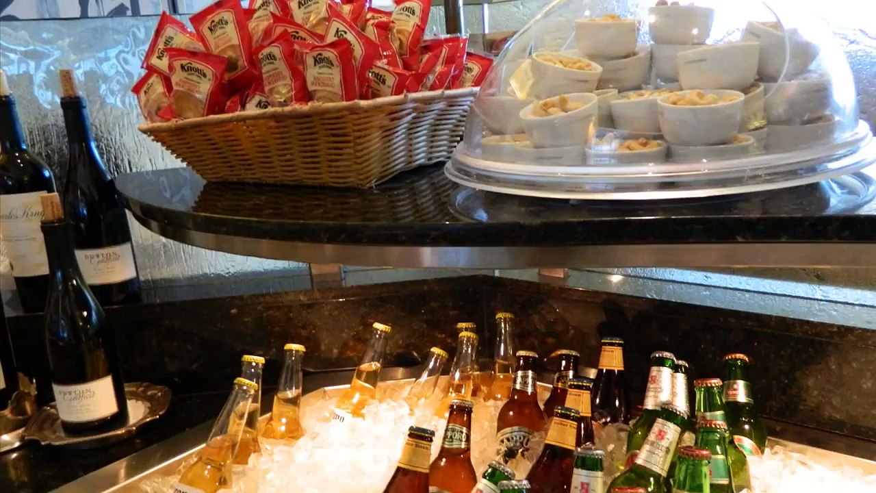 United Airlines SFO First Class International Lounge San Francisco Airport en route to Hong Kong