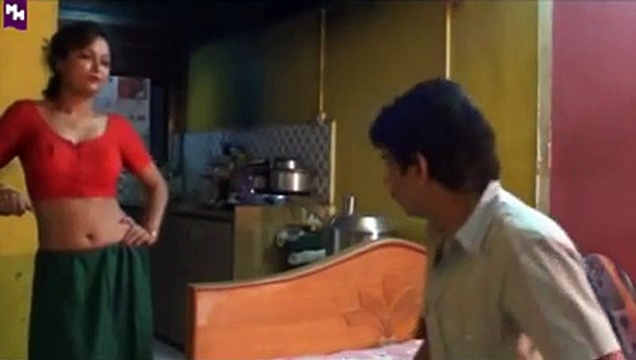 Indian Housewife illegal Affair With House Owner Son