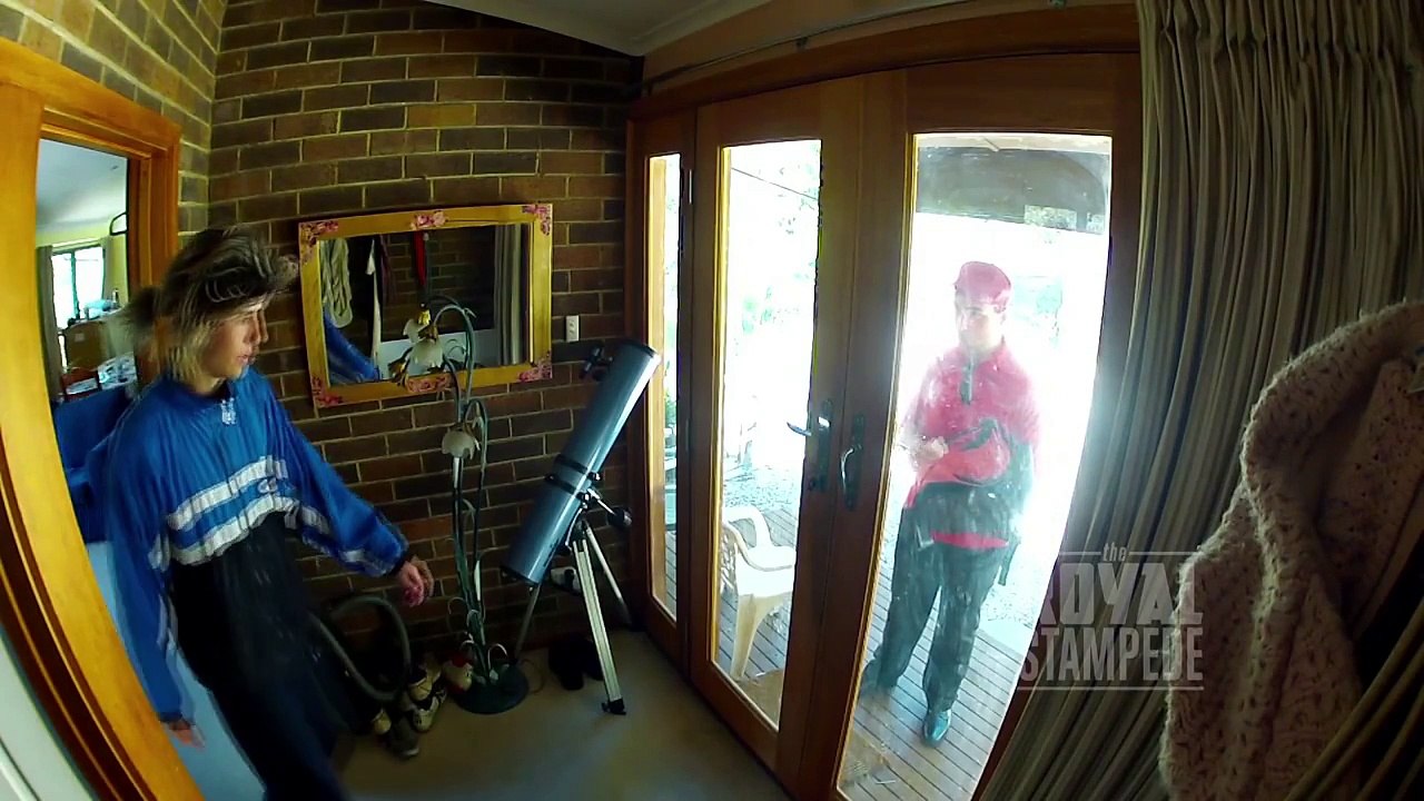 PIZZA BOY CHAINSAW PRANK! (leatherface)