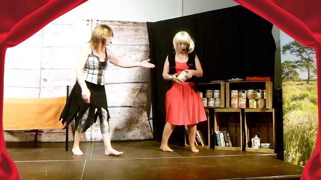 Bayeux Animations Loisirs Goûter de Noël et spectacle 2015 avec Les Baladins de l'Elle .