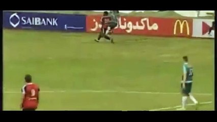 بالفيديو أوباما يسجل هدفا قاتلا