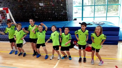 Extrait de l'échauffement des - de 8 ans de VCH Tournoi de Bourg en Bresse d 1"/12/2015