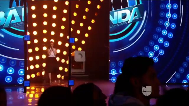 Emotivo Reencuentro entre Madre e Hijo despues de un Año sin verse