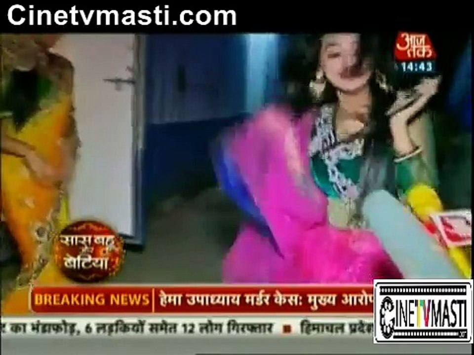 Swaragini 14th December 2015 Swora ki mastani chaal Cinetvmasti.com