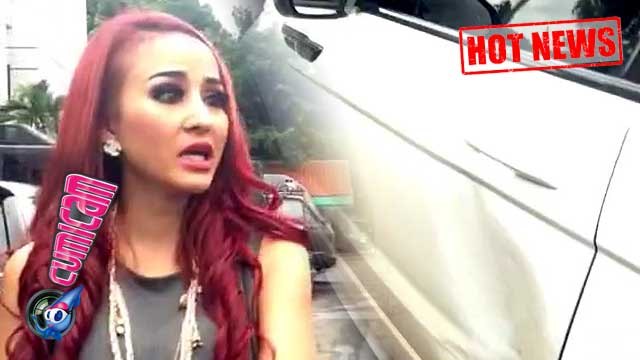 Cynthiara Alona Dipepet Orang Tak Dikenal di Jalan - Cumicam 14 Desember 2015