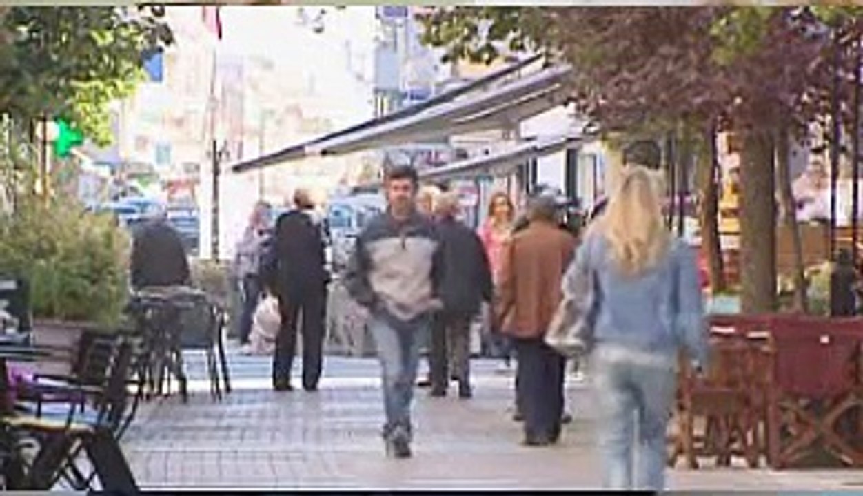 Εορταστικό ωράριο στα καταστήματα της Λιβαδειάς...