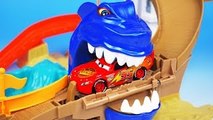Disney Pixar Cars Lightning McQueen, Ramone & Hot Wheels Cars Color Changers Attacked By S