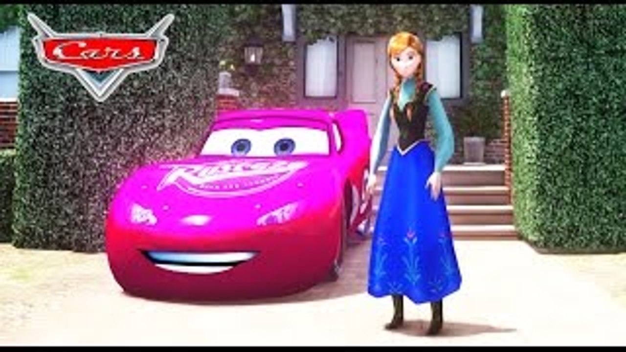 Frozen Princess Anna Of Arendelle playing with a Custom Pink Lightning McQueen Cars! (Froz