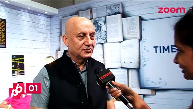 Aamir Khan vs Anupam Kher on INTOLERANCE issue - Bollywood News