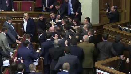 Bagarre générale au Parlement ukrainien