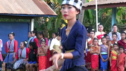 Danse des rizières au Laos