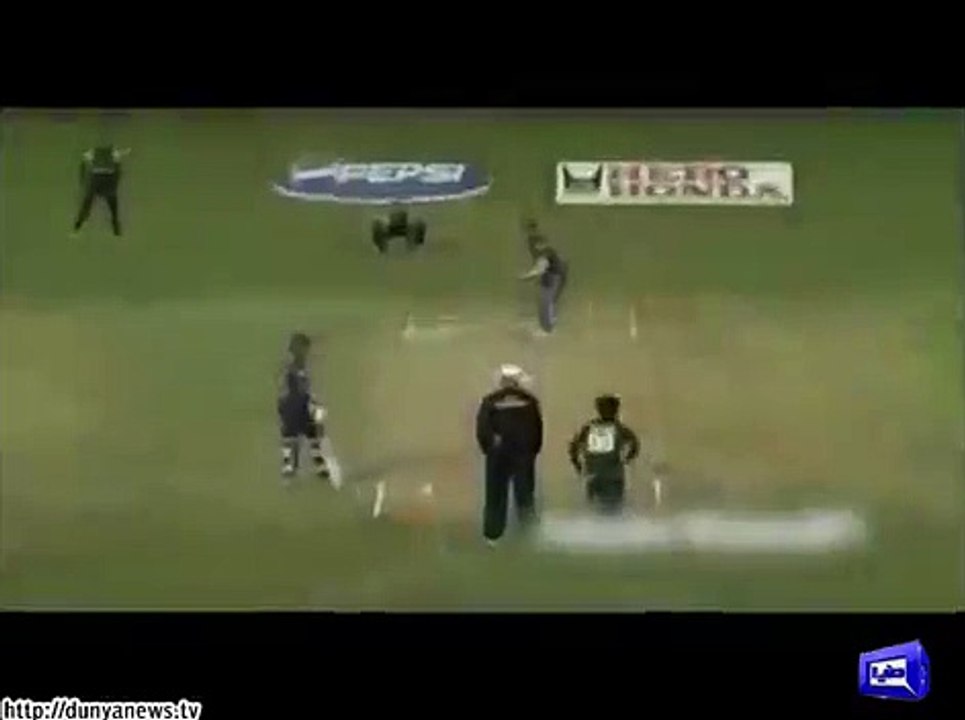 Tendulker hands a catch at slip on Amir's delivery.