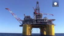 Petróleo atinge valor mínimo em sete anos