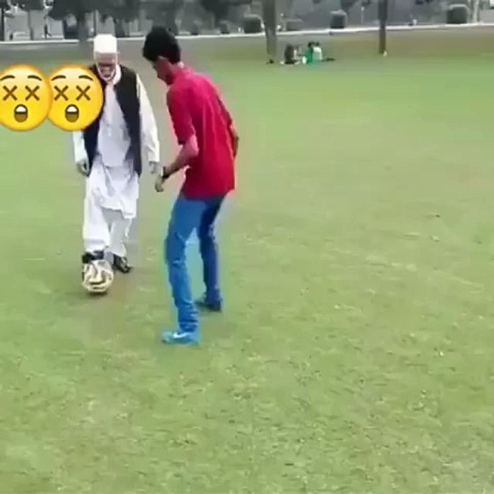 Hacı amca döktürüyor! Maşallah