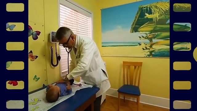 Педиатр показал как моментально успокоить плачущего ребенка