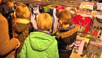 Leerlingen kopen kleren voor vluchtelingenkinderen van zelf verdiend geld - RTV Noord