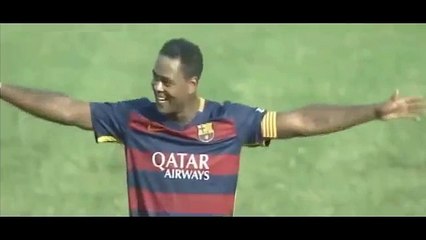 Patrick Kluivert a encore un sacré coup de patte : regardez ce lob de l'extérieur du pied de plus de 40 mètres