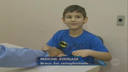Menino tem braço reimplantado após acidente de carro