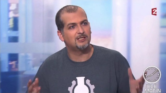 Bruce (e-Penser) : s'ouvrir l'esprit et trouver des informations - Zapping du 14 décembre 2015