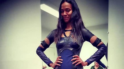 A Zoe Saldana le queda su disfraz viejo y ajustado luego de tener gemelos