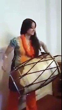 Check Out Talent Of This Punjabi Girl I Dhol Bhangra