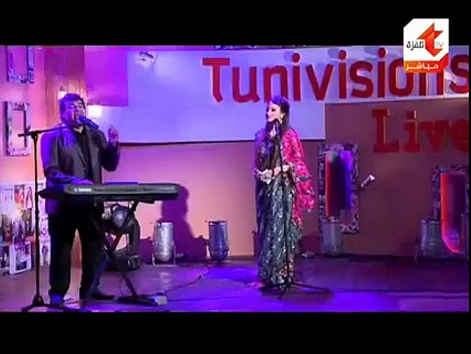 باكستانية تأدي أغنية "هز عيونك راهم شبو فيا" بطريقة مذهلة