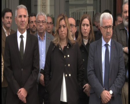 Díaz preside minuto de silencio por los policías asesinados