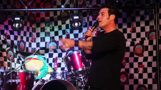 Franz Goovaerts sings 'Don't Be Cruel' Elvis Week 2015