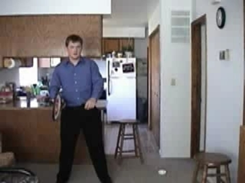 Régis Fait Du Tennis A La Maison