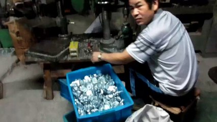 Kitchen Cabinet Hardware - China: Cabinet Support Positionable by Friction / Production 1