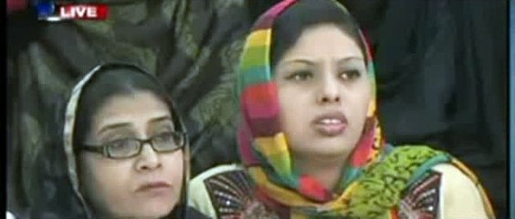 Why Sanam Baloch is Crying in Live Show - Must Watch