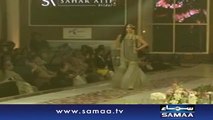 Pakistani Model Fell Down During Cat Walk in Lahore Fashion Show badly