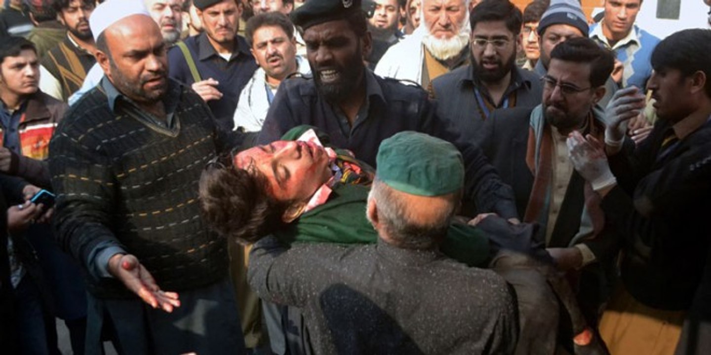 Tribue to APS Peshawar Shaheed Childern~hum ko dusman se bedla lena hai becho ko perhana hai~ Pakistani Urdu Hindi Songs