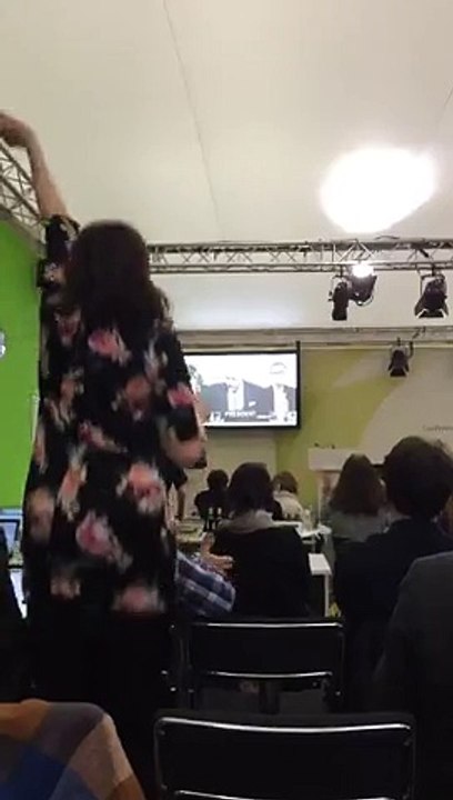 Journalistes hystériques à la signature de l'accord de la COP21