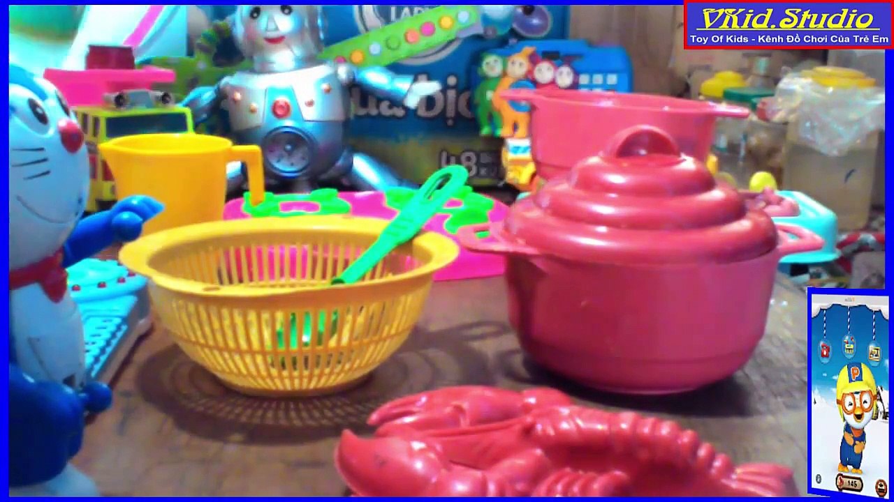 VKidStudio tập 9 - Bé Sunny chơi nấu ăn l Baby Sunny Cooking with doremon Part 2- đồ chơi trẻ em