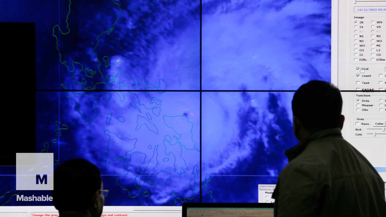 More than 700,000 evacuated as Typhoon Melor slams into Philippines