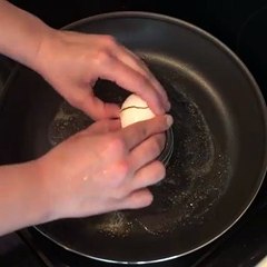 PERFECTLY ROUND FRIED EGG