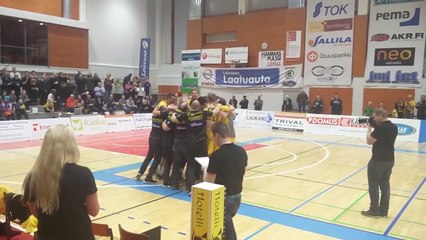 Il fait sa demande en mariage après son match